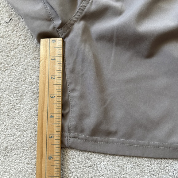 HUK Fishing Shorts Mens L 6" Brown Performance Stretch Breathable - Picture 6 of 9